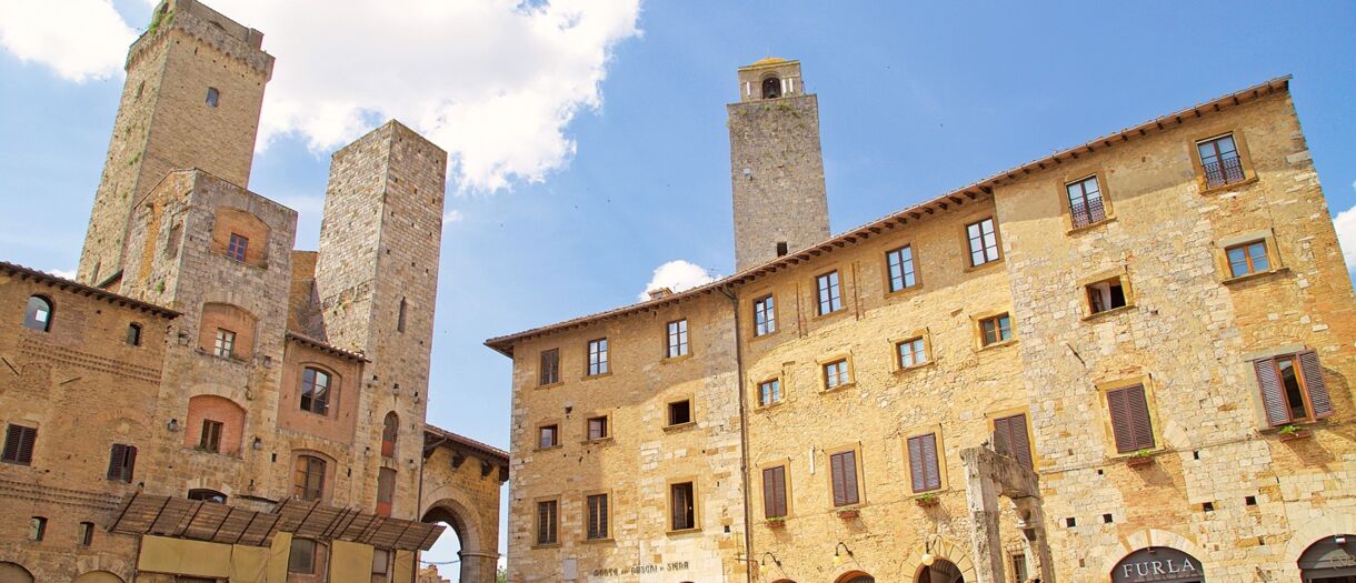 Piazza della Cisterna w San Gimignano