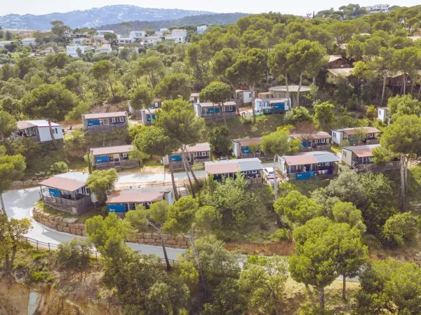 Przegląd domków mobilnych na kempingu Roan Cala Gogo.